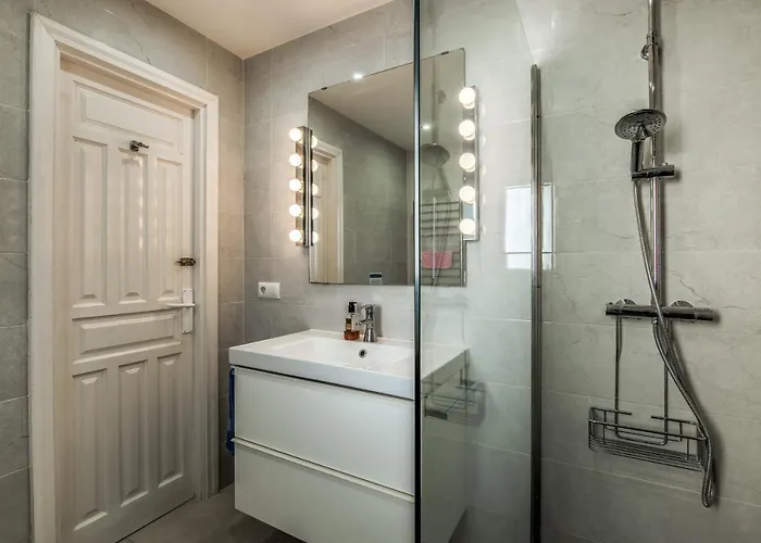 Olivos With Heated Pool *