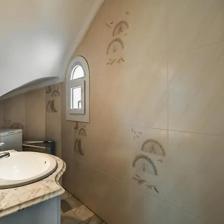 Villa Olivos With Heated Pool *