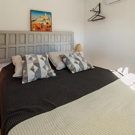 Olivos, Villa *