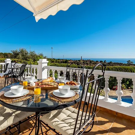 Olivos With Heated Pool Nerja