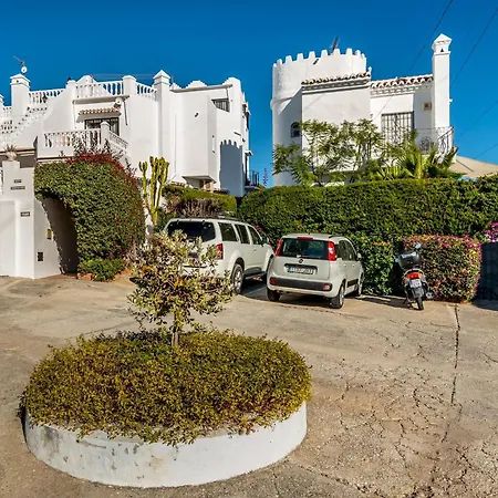 Olivos With Heated Pool Nerja