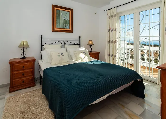 Villa Olivos With Heated Pool *