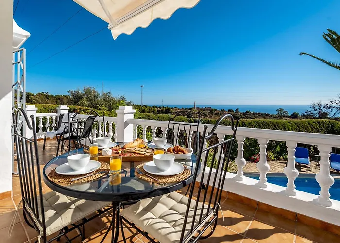 Olivos With Heated Pool Nerja