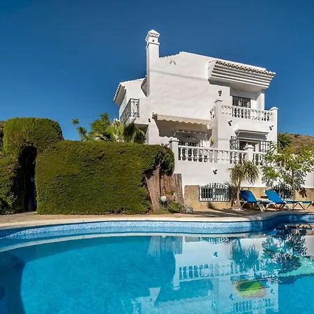 Olivos With Heated Pool Villa *